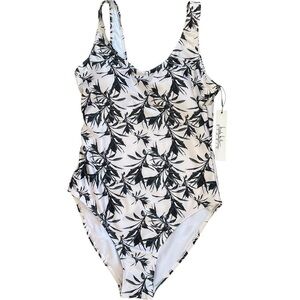 Nicole  Miller swimsuit, size M, new with tags, soft cup bra, classy print